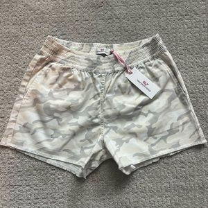 Vineyard Vines shorts